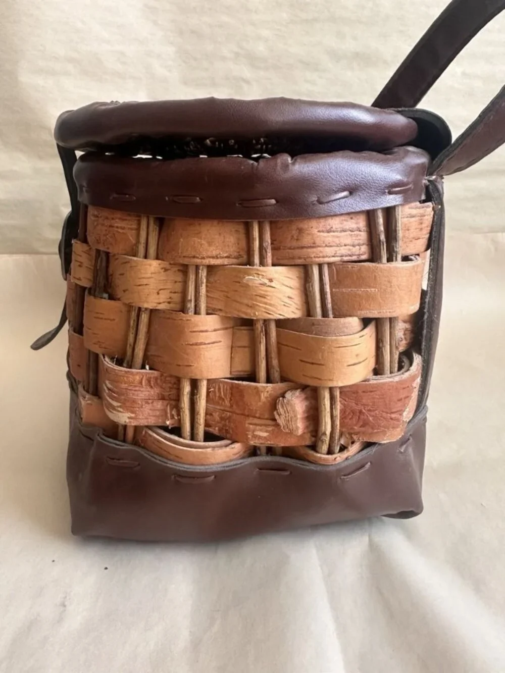 Vintage Fishing Basket Creel Rustic Cabin Decor Cottage Lake Americana Rustic